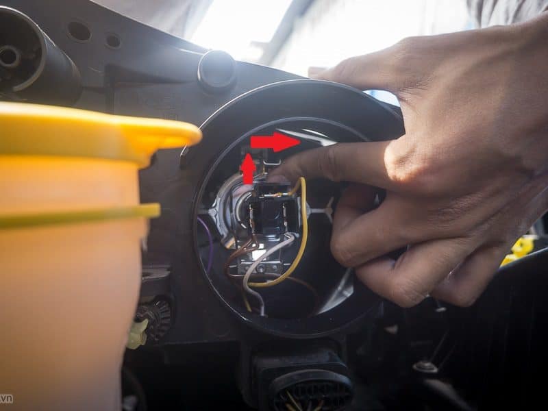 HƯỚNG DẪN TỰ THAY BÓNG ĐÈN CHÂN H4